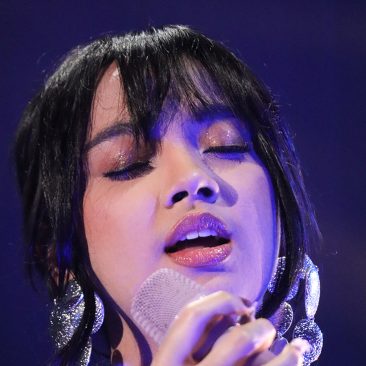 sewa fotografer profesional artis selebriti berkualitas berpengalaman